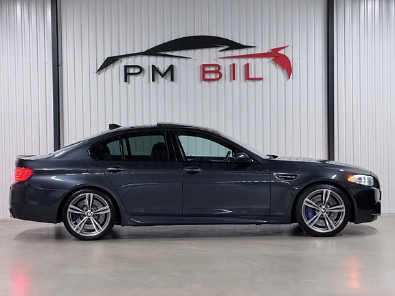 BMW M5 6 of 30