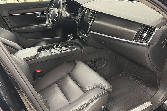 Volvo V90 Cross Country 10 of 12