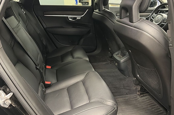 Volvo V90 Cross Country 9 of 12