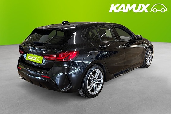 BMW 118i 4 of 5