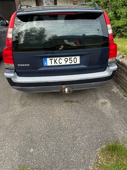 Volvo V70 3 of 6