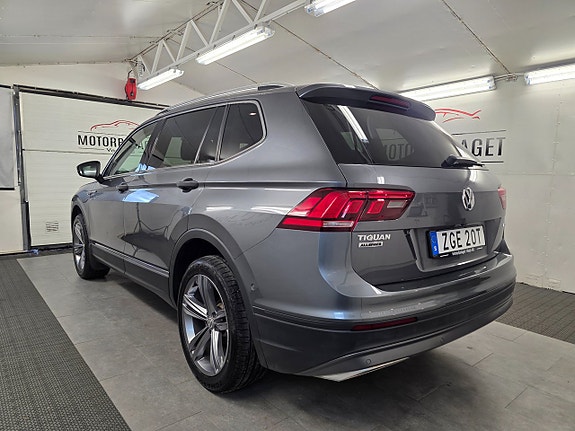 Volkswagen Tiguan Allspace 2 of 5