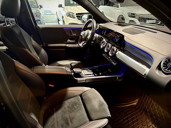 Mercedes-Benz EQB350 4 of 5
