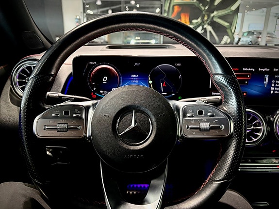 Mercedes-Benz EQB350 8 of 17