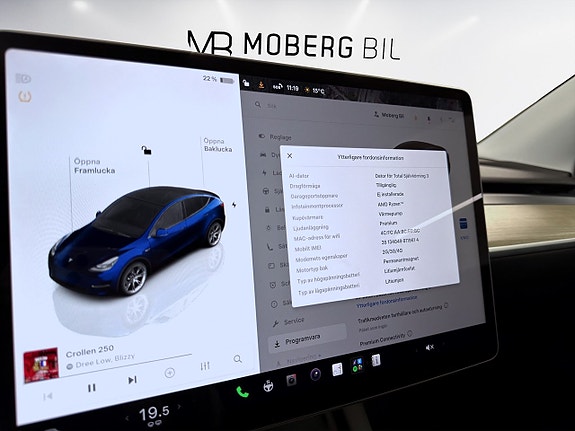 Tesla Model Y 14 of 17