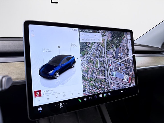 Tesla Model Y 13 of 17
