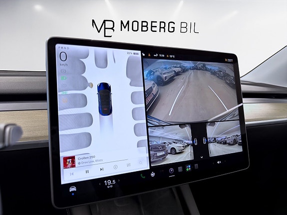 Tesla Model Y 16 of 17