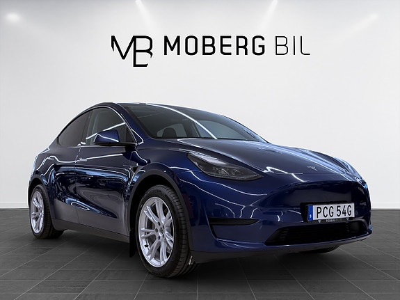 Tesla Model Y 3 of 17