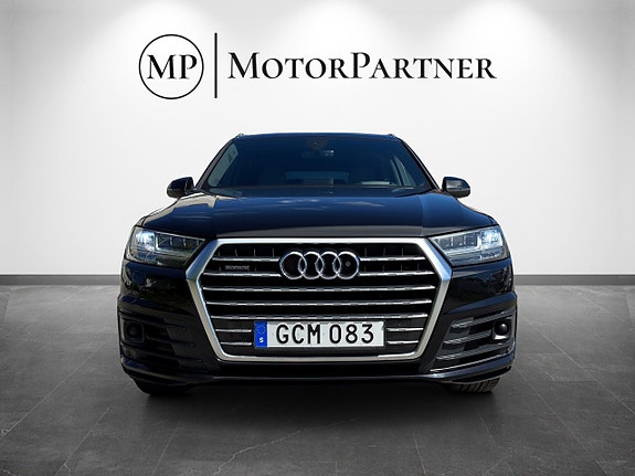 Audi Q7 3 of 5