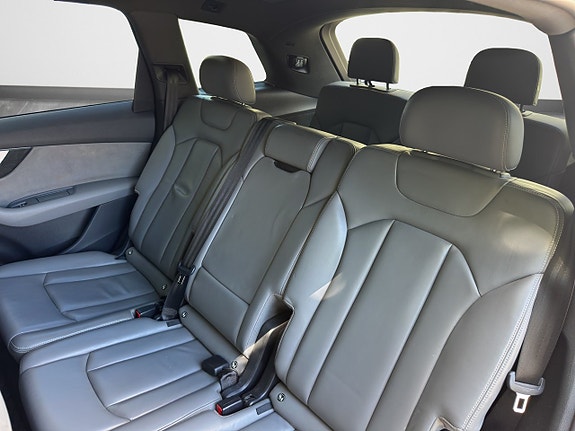 Audi Q7 10 of 21