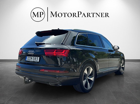 Audi Q7 7 of 21