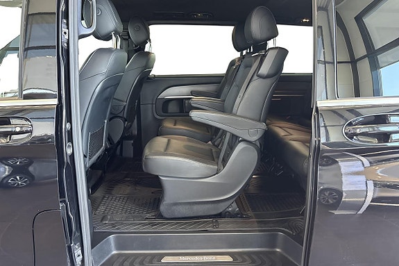 Mercedes-Benz V300 14 of 26