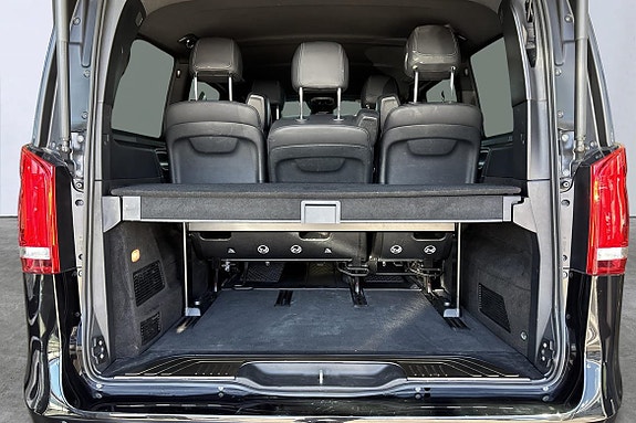 Mercedes-Benz V300 24 of 26