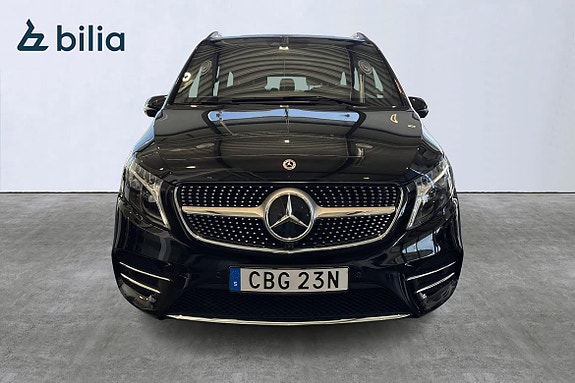 Mercedes-Benz V300 2 of 5