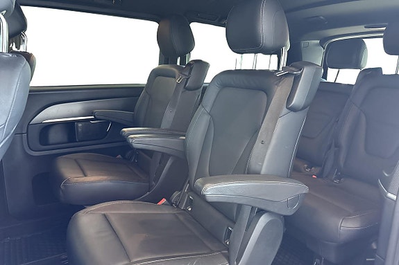 Mercedes-Benz V300 15 of 26