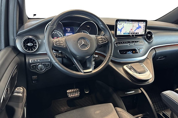 Mercedes-Benz V300 8 of 26