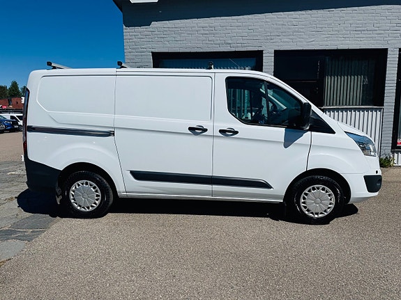 Ford Transit Custom 11 of 15
