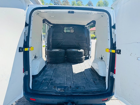Ford Transit Custom 7 of 15