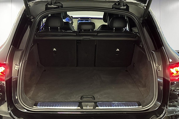 Mercedes-Benz EQE350 SUV 20 of 20