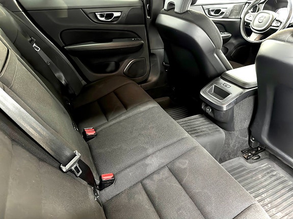 Volvo V60 Cross Country 16 of 19