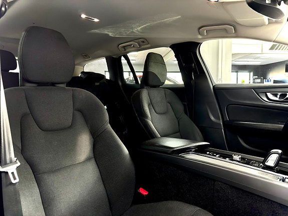 Volvo V60 Cross Country 11 of 19