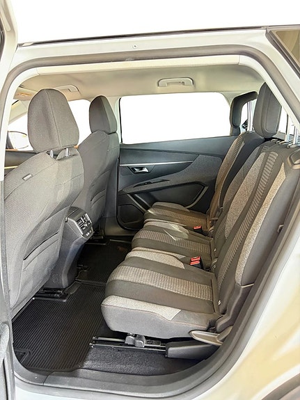 Peugeot 5008 7 of 11