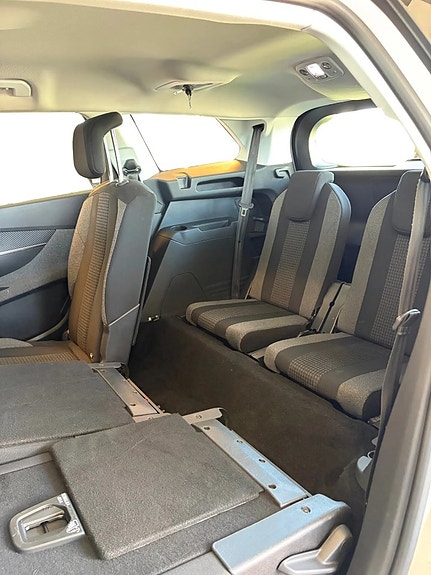 Peugeot 5008 10 of 11