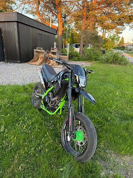 Kawasaki KLX650C 2 of 5