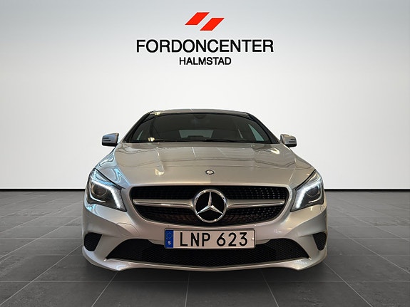 Mercedes-Benz CLA200 2 of 5