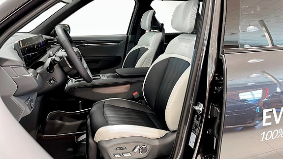 Kia EV9 15 of 23