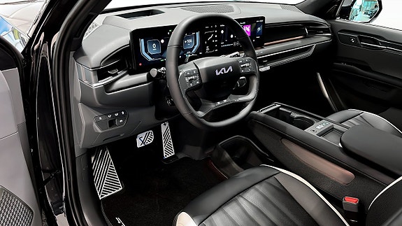 Kia EV9 8 of 23