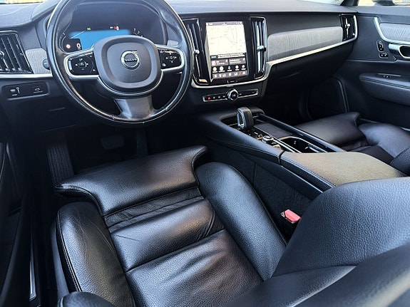 Volvo V90 Cross Country 3 of 3