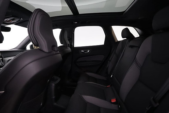 Volvo XC60 12 of 20