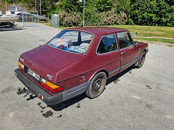 Saab 900 2 of 4