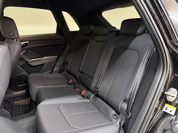 Audi Q3 10 of 20