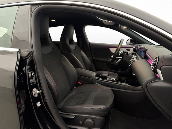 Mercedes-Benz CLA250 e 25 of 30