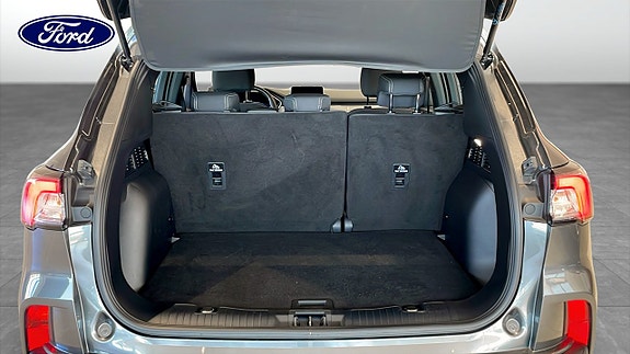 Ford Kuga 10 of 12