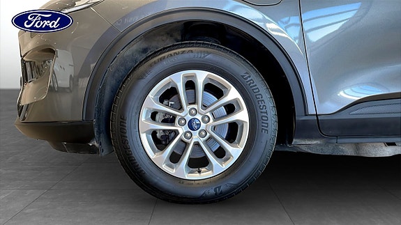 Ford Kuga 9 of 12