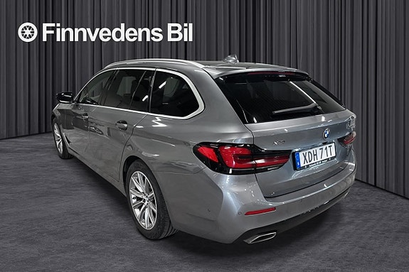 BMW 520d 3 of 5