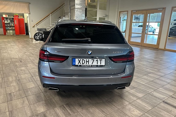BMW 520d 4 of 5