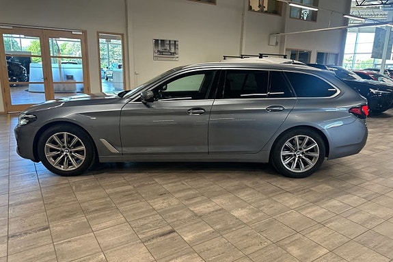BMW 520d 2 of 5