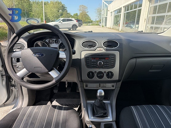 Ford Focus 8 of 15