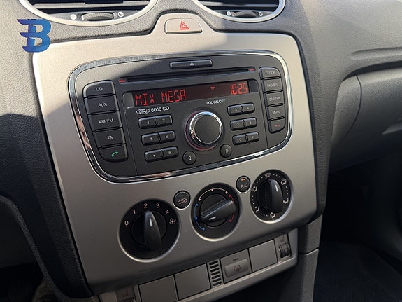 Ford Focus 9 of 15