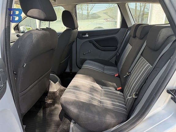 Ford Focus 7 of 15
