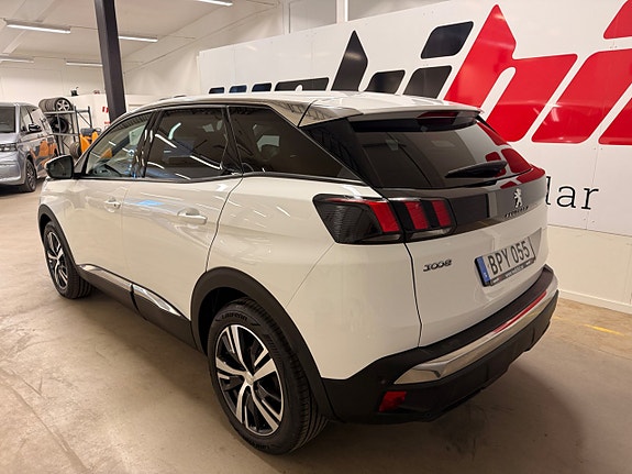 Peugeot 3008 3 of 5