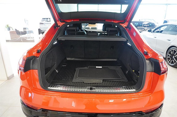 Audi Q8 e-tron 12 of 23
