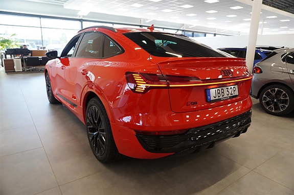 Audi Q8 e-tron 4 of 23
