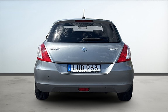 Suzuki Swift 4 of 24