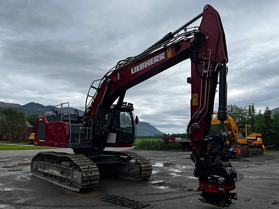 Liebherr R930 Makin 3D och Rotortilt 2023 5 of 12