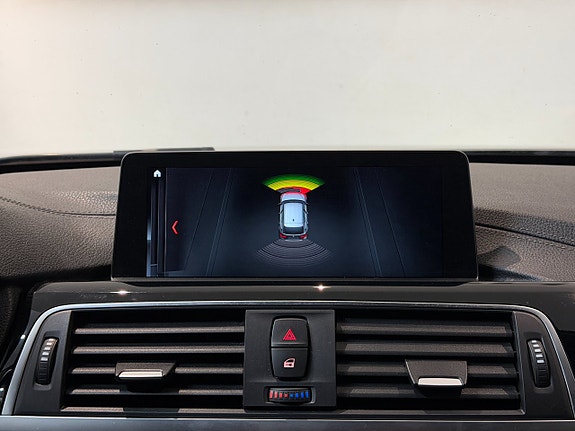 BMW 320d 14 of 15